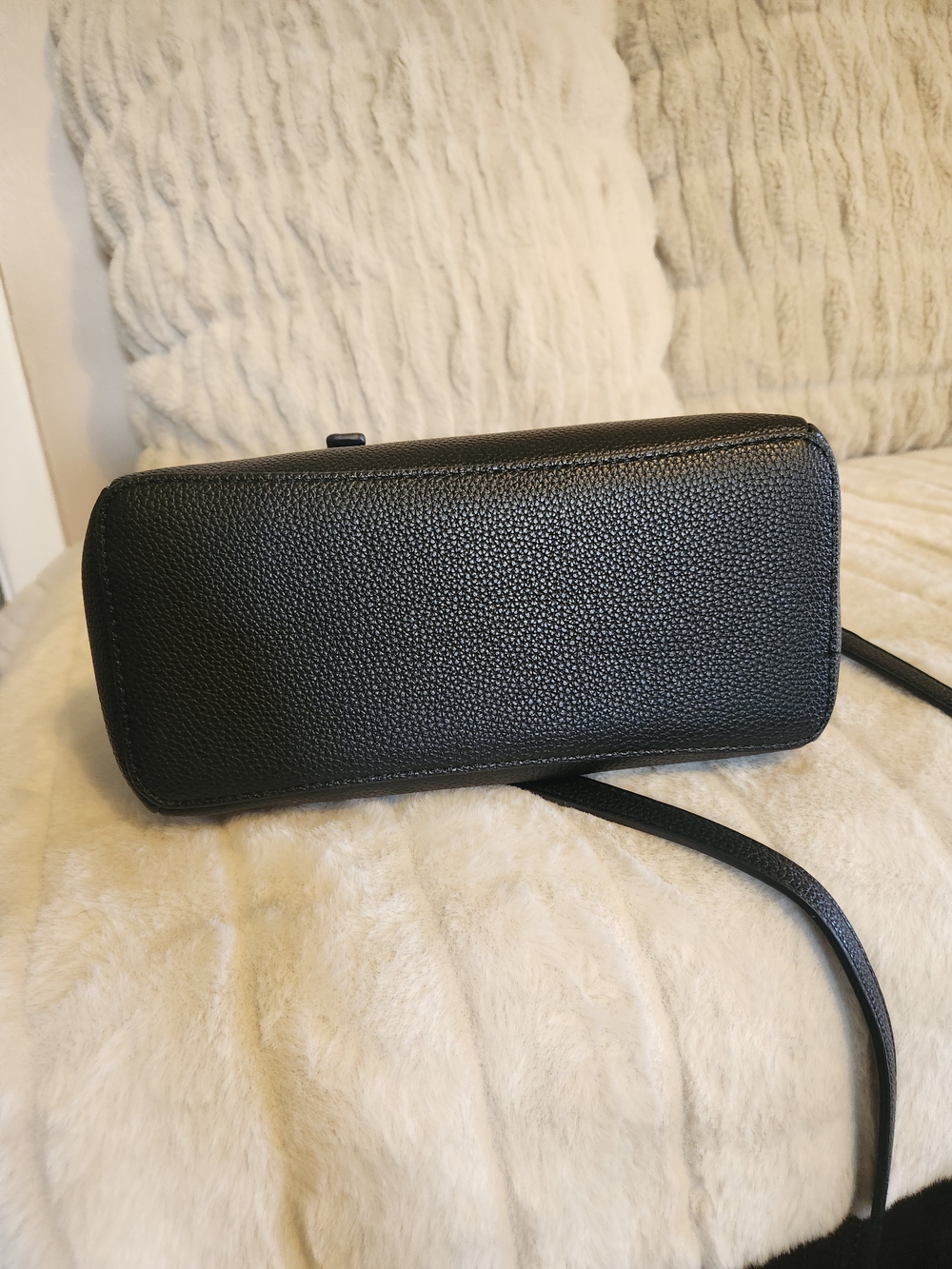 Classic Black Pebbled Leather Tote with Removable Strap - Picture 3 of 4